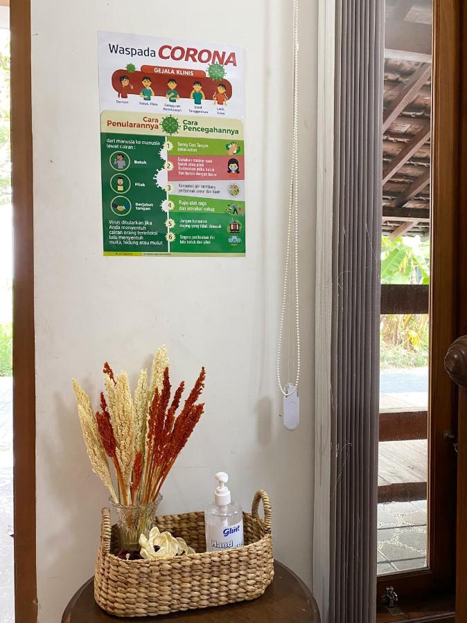 Rengganis Homestay Jogjakarta Buitenkant foto