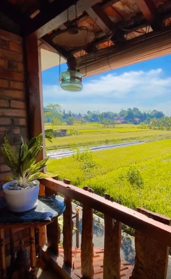 Rengganis Homestay Jogjakarta Buitenkant foto