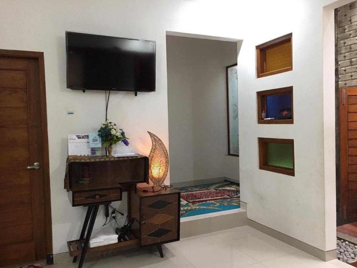 Rengganis Homestay Jogjakarta Buitenkant foto